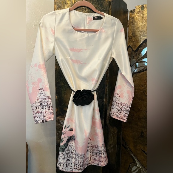 French Paris Motif Dress Fun & Classy Size S Belt/purse sold separately - Picture 2 of 7